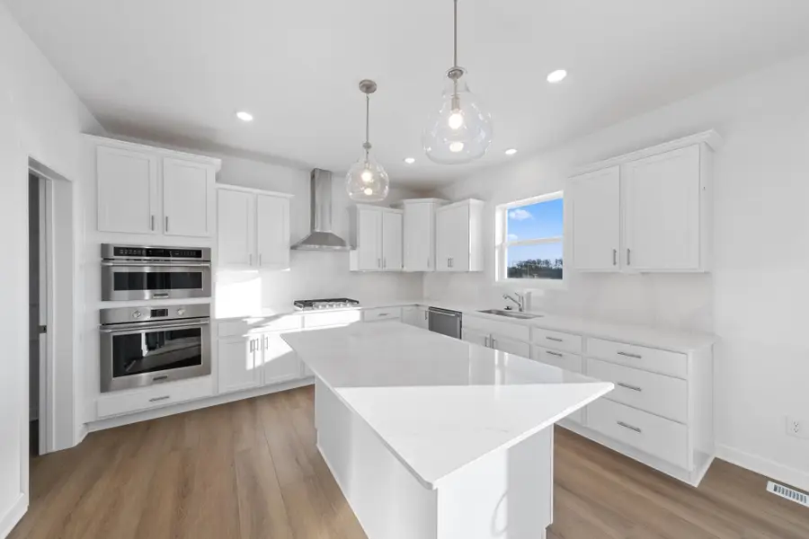 565 Waterford Place, Waconia, MN 55387 - Image #3