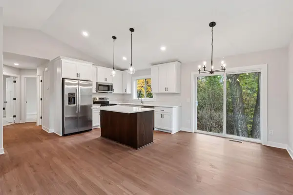 826 104th Avenue Nw, Coon Rapids, MN 55433