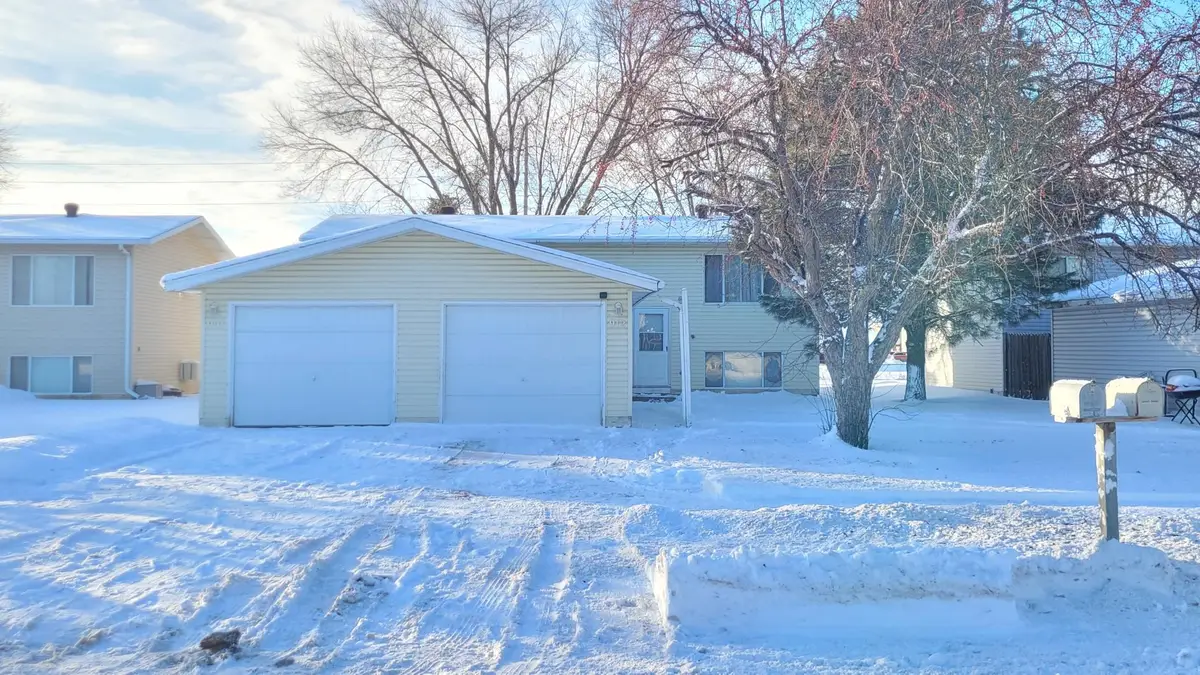 910-912 32nd Street N, Fargo, ND 58102 - Image #1