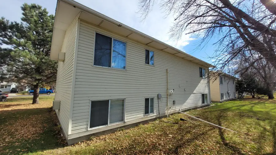 910-912 32nd Street N, Fargo, ND 58102 - Image #3