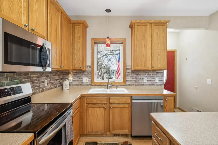 20607 Keystone Avenue, Lakeville, MN 55044 - Image #3