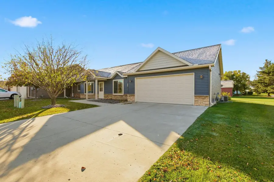 617 Cottonwood Avenue, Litchfield, MN 55355 - Image #2