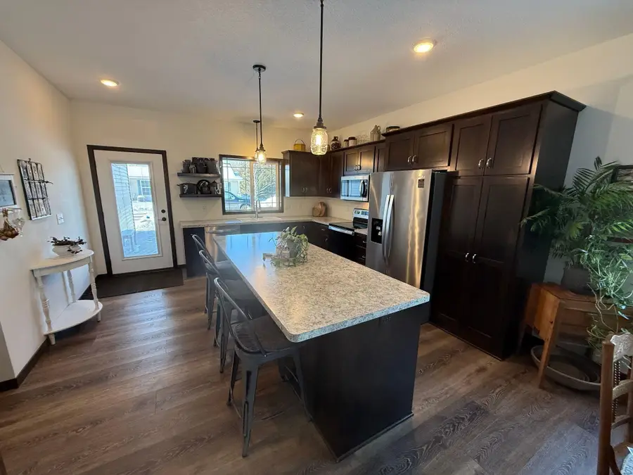 801 Golden Way Nw, Isanti, MN 55040 - Image #3