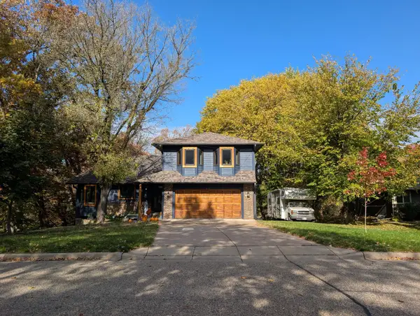 6418 25th Street N, Oakdale, MN 55128