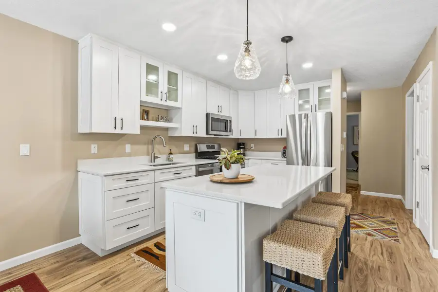 1684 Covington Lane, Eagan, MN 55122 - Image #2