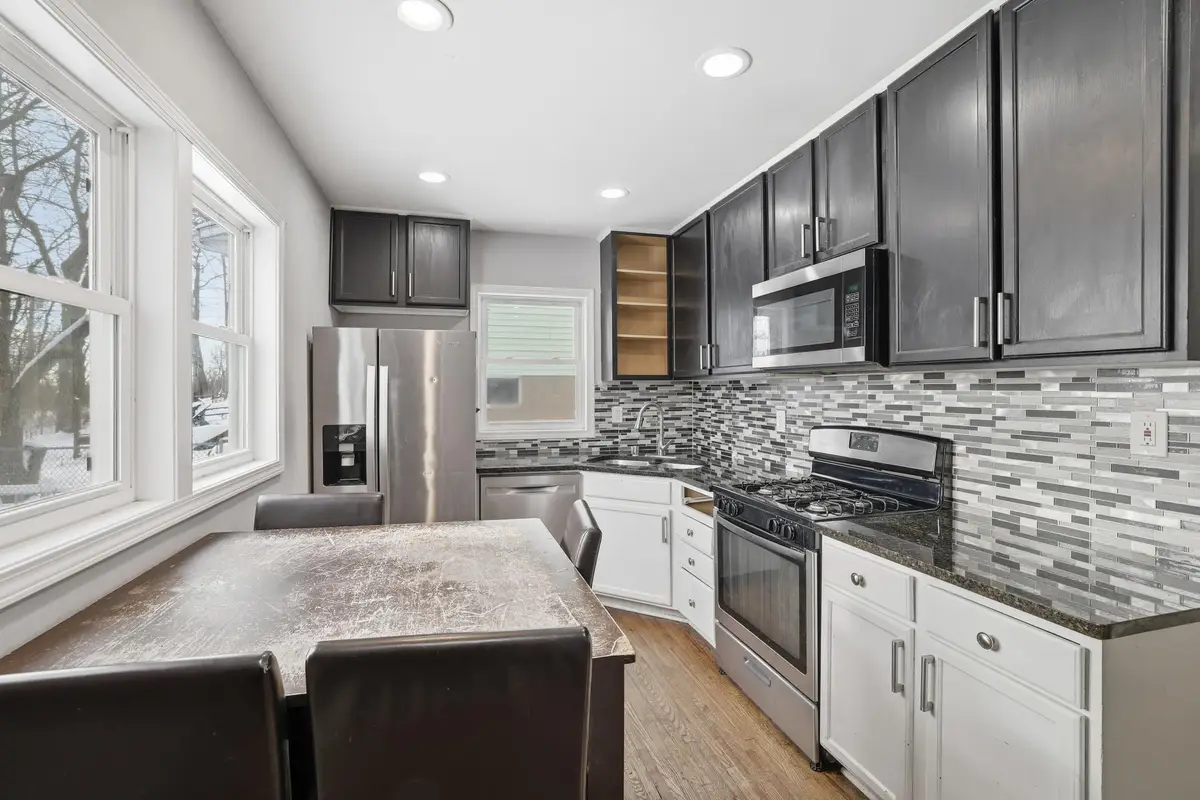 58 Wheelock Parkway E, Saint Paul, MN 55117 - Image #1