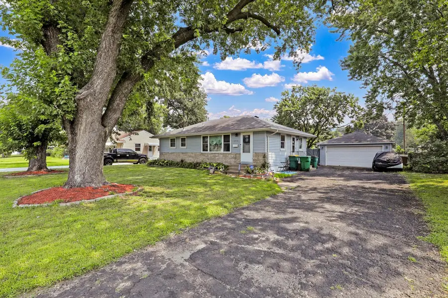 5918 Xerxes Avenue N, Brooklyn Center, MN 55430 - Image #2