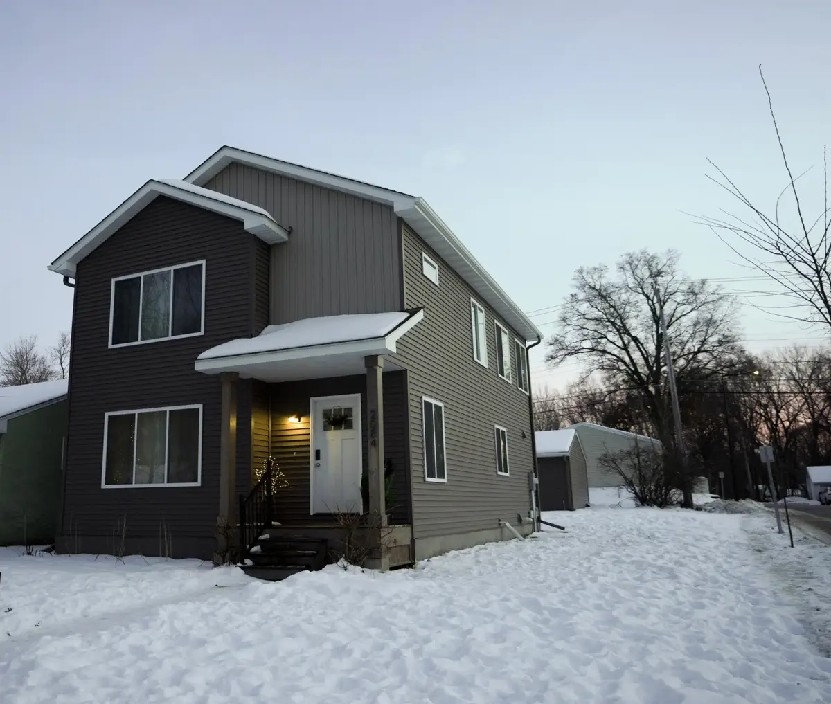 2084 E Reaney Avenue, Saint Paul, MN 55119 - Image #1