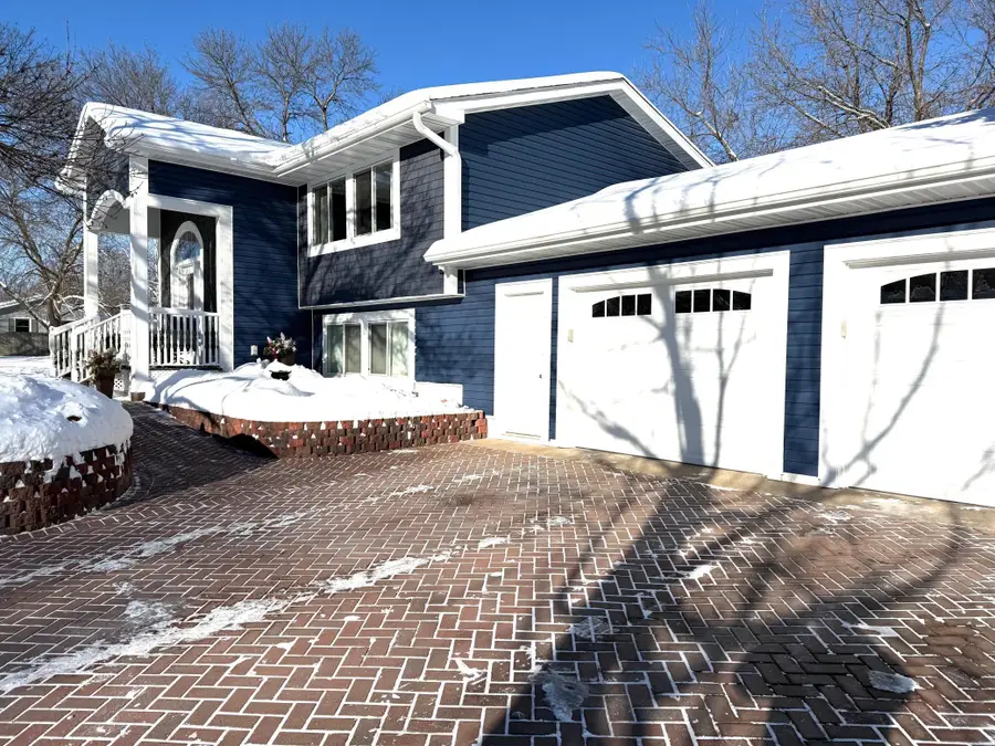 10300 Parkview Lane, Champlin, MN 55316 - Image #3