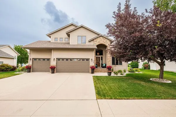 134 17th Avenue E, West Fargo, ND 58078