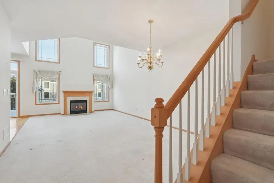 580 Sutherland Drive, Woodbury, MN 55129 - Image #3