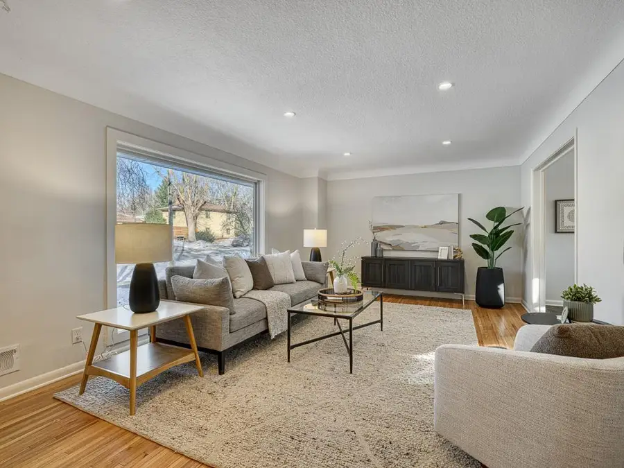 480 Emerson Avenue W, West Saint Paul, MN 55118 - #3