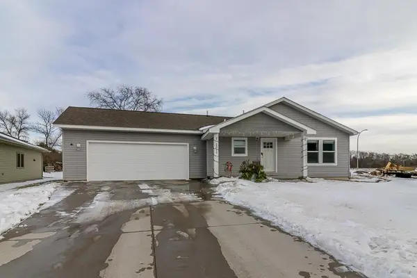 2015 Essler Drive, Saint Peter, MN 56082