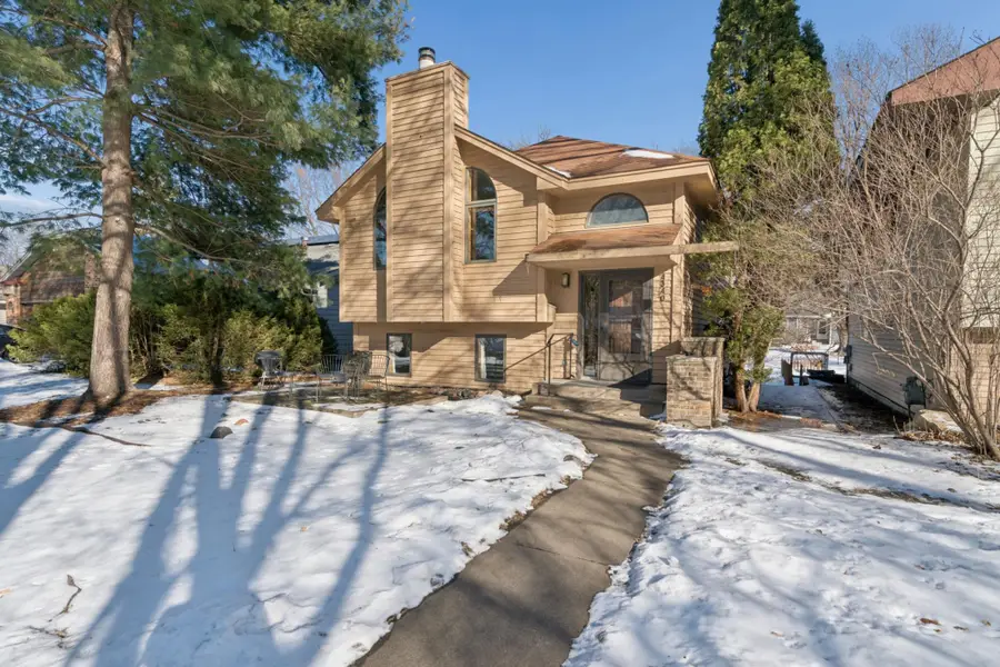 4340 Halifax Avenue N, Robbinsdale, MN 55422 - #2