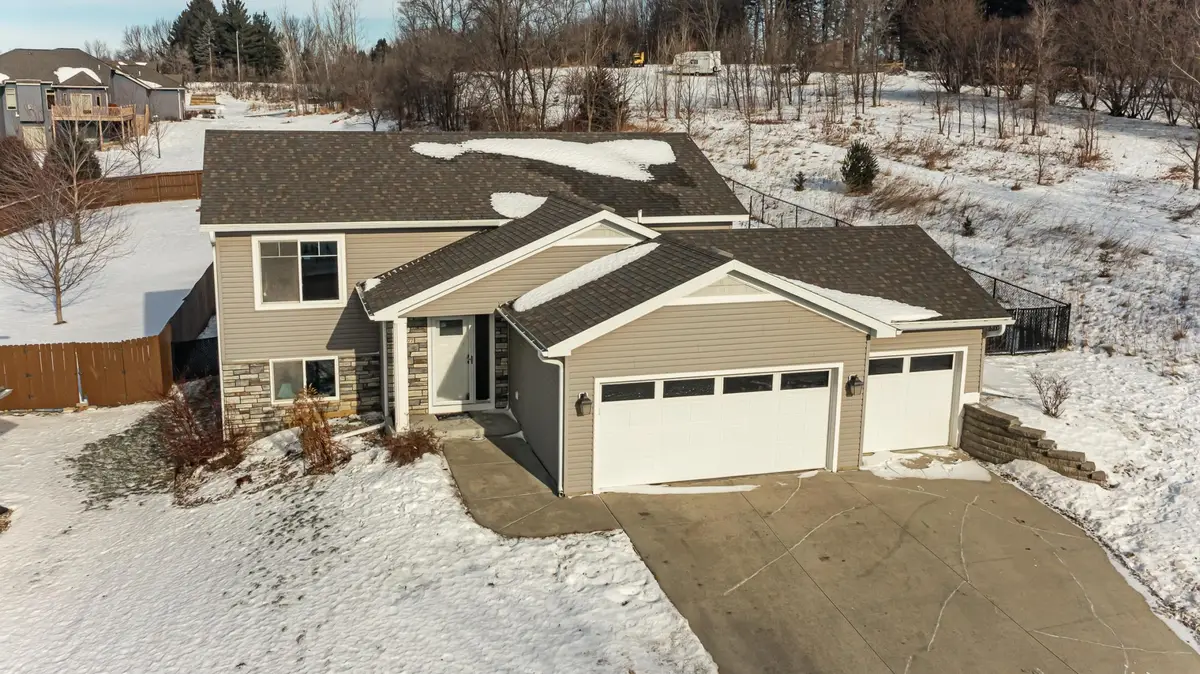 5077 Ridgeview Drive Nw, Rochester, MN 55901 - Image #1
