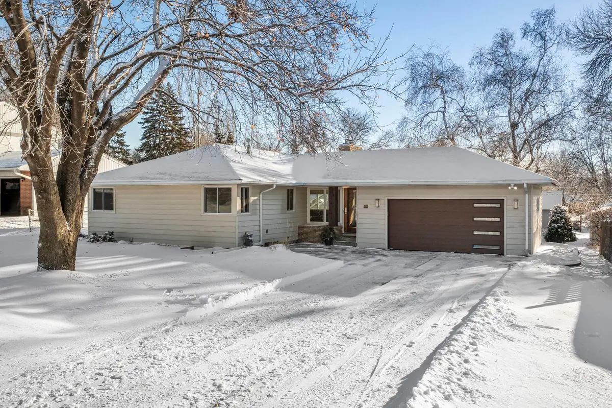 2808 34th Avenue Ne, Saint Anthony, MN 55418 - Image #1