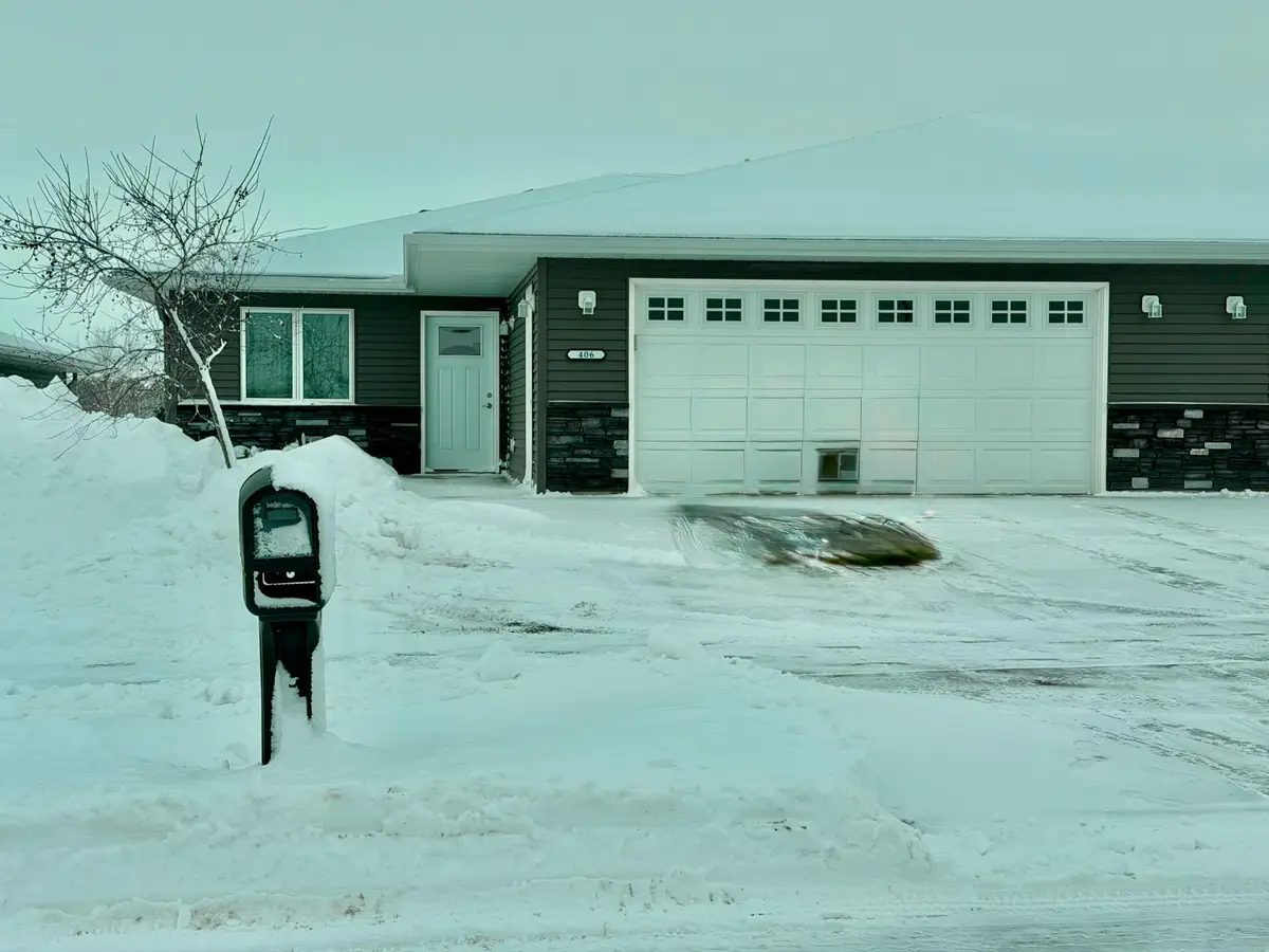 406 Tee Box Lane Ne, Stewartville, MN 55976 - Image #1