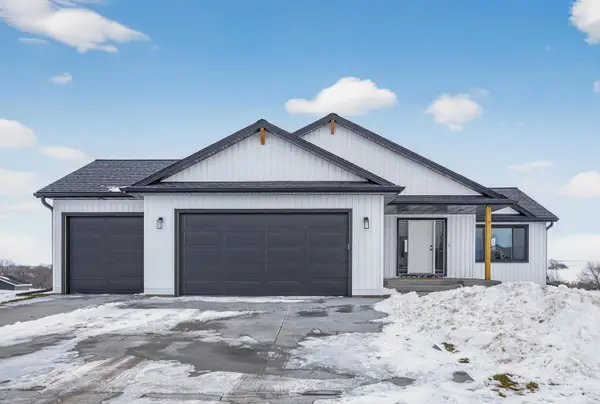 915 7th Avenue, Wanamingo, MN 55983