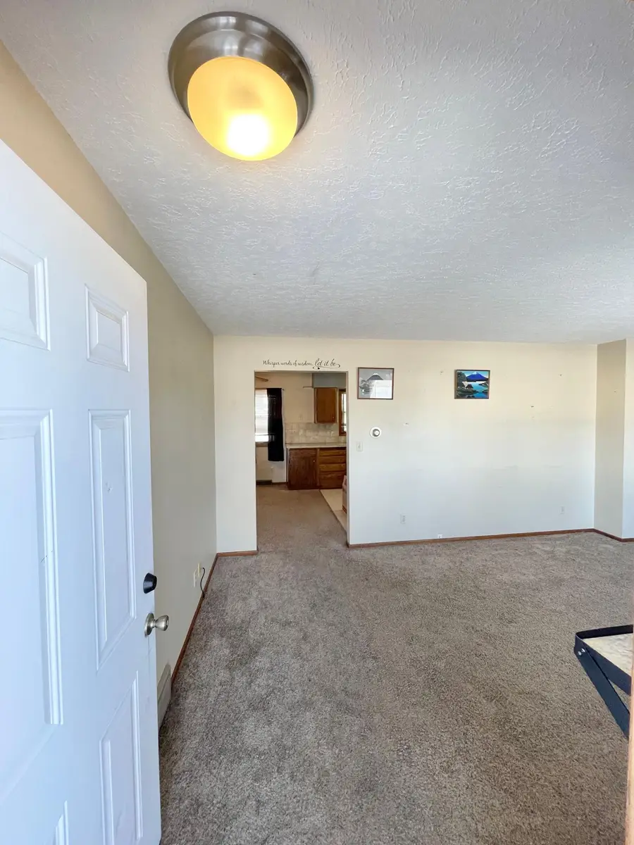 215 N Swain Street, Redwood Falls, MN 56283 - Image #2