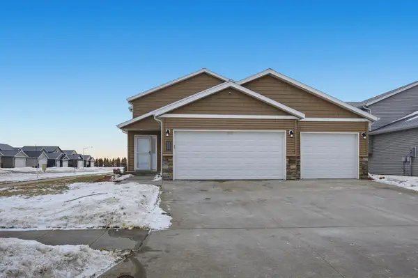 3053 38th Avenue S, Moorhead, MN 56560