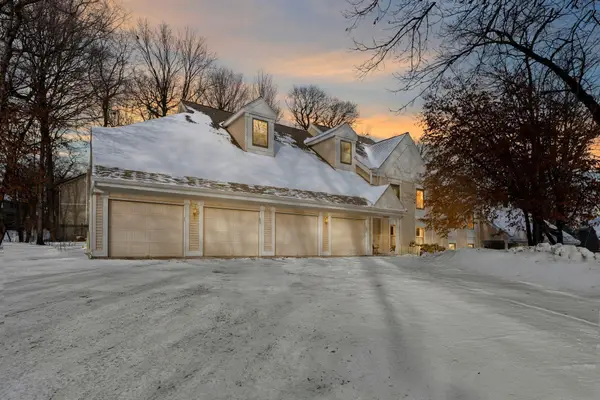 15630 26th Avenue N #B, Plymouth, MN 55447