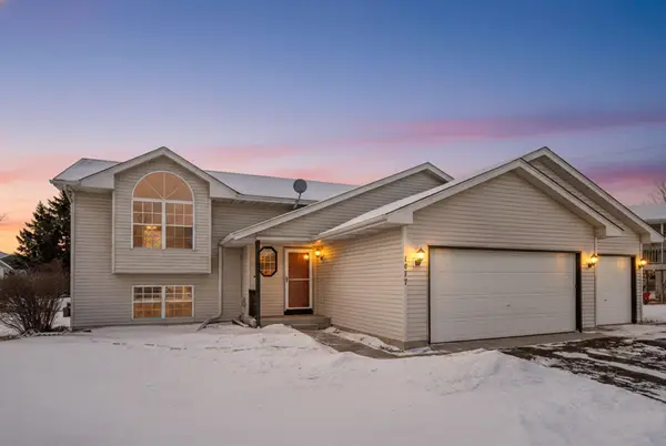 1477 Creekside Drive, Waconia, MN 55387