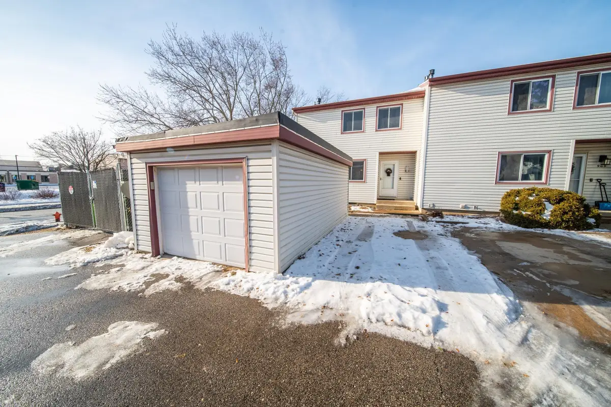 907 40th Street Nw, Rochester, MN 55901 - Image #1