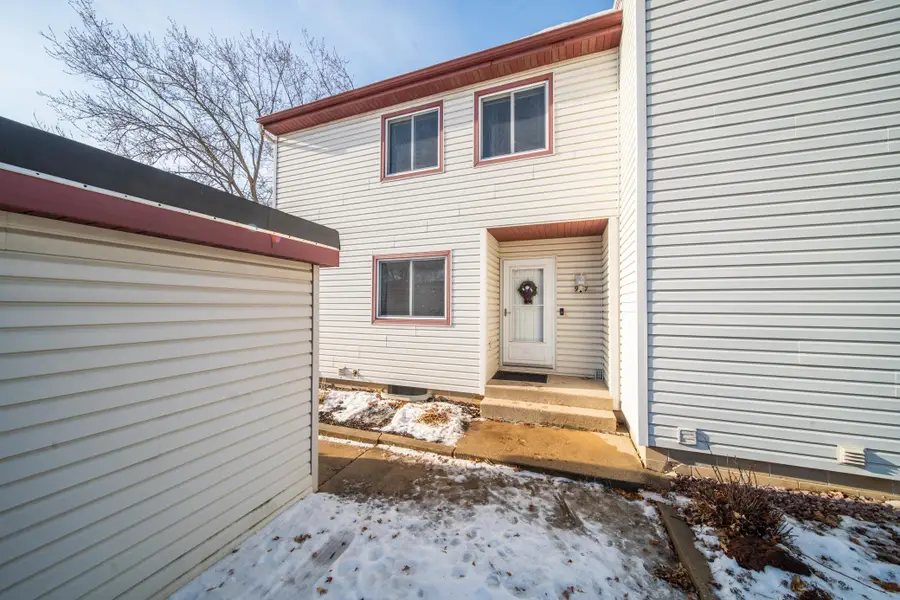 907 40th Street Nw, Rochester, MN 55901 - Image #2