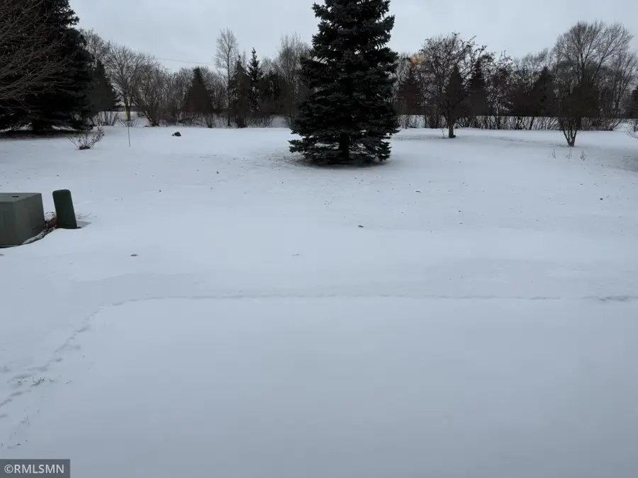 1928 Vierling Drive E, Shakopee, MN 55379 - Image #3