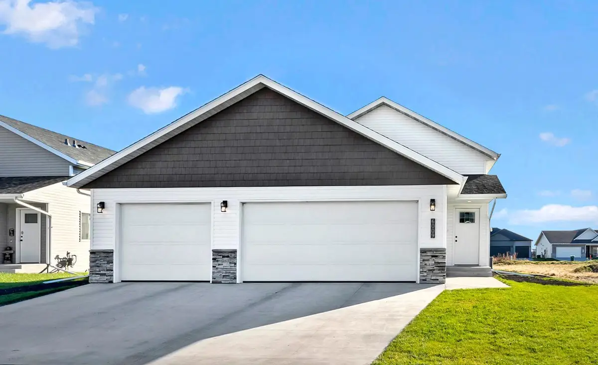 6009 80th Avenue S, Horace, ND 58047 - Image #1