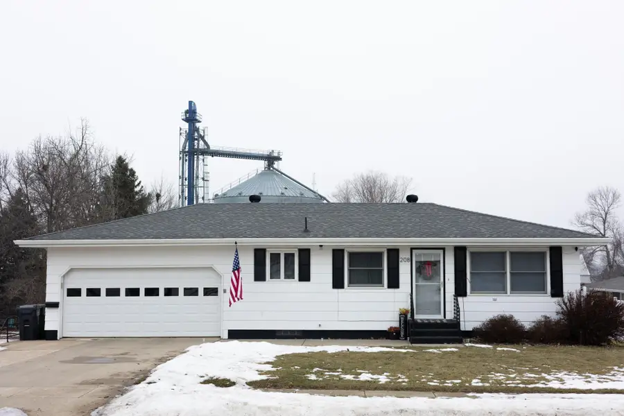 208 E 2nd Street, Adrian, MN 56110 - Image #2