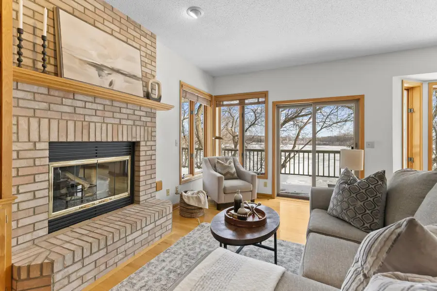 1181 12th Avenue Nw, New Brighton, MN 55112 - Image #2