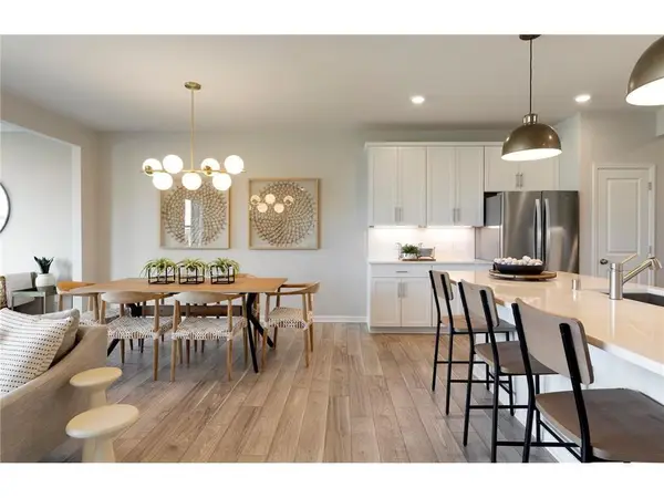 17977 Genoa Drive, Lakeville, MN 55044