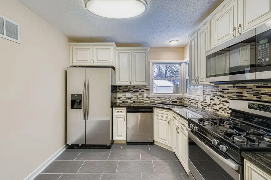 2265 Kentucky Lane, Saint Louis Park, MN 55426 - #3