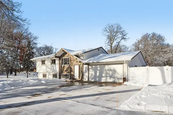 677 Highway 96 W, Shoreview, MN 55126