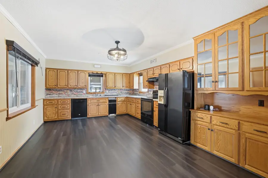 627 S Litchfield Avenue, Litchfield, MN 55355 - #2