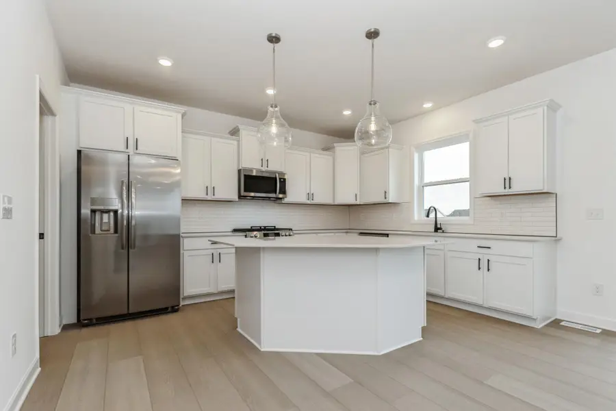 2447 Tyrone Drive, Shakopee, MN 55379 - Image #2