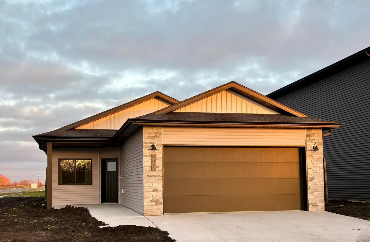 6574 68th Street S, Horace, ND 58047 - Image #1