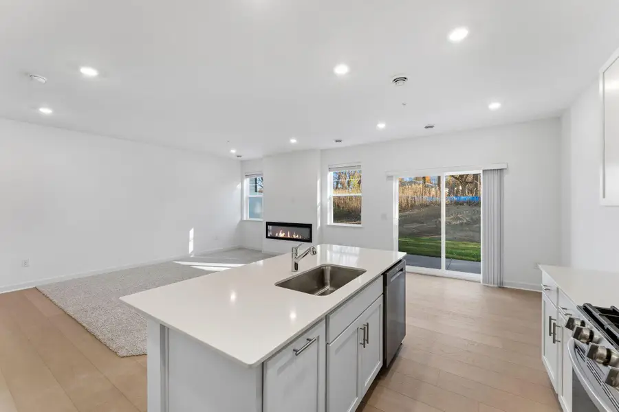 10521 Harbor Lane N, Maple Grove, MN 55369 - Image #2