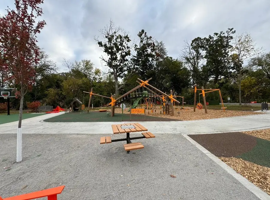 2407 Laurie Court W, Roseville, MN 55113 - #3