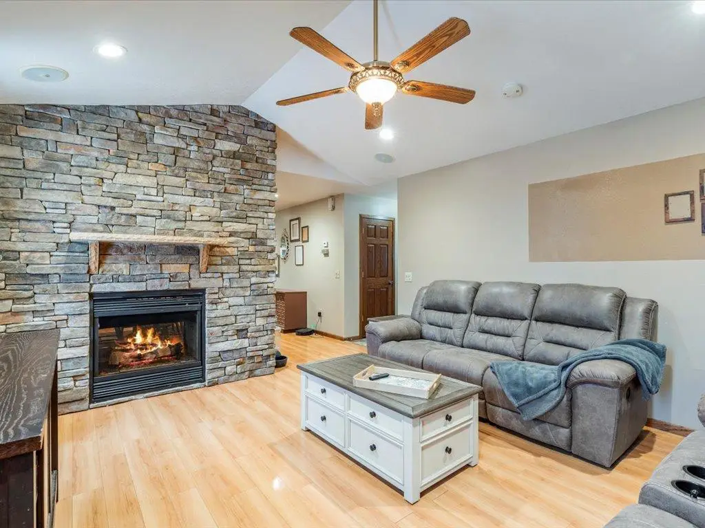 229 Wisconsin Avenue Sw, Staples, MN 56479 - Image #1