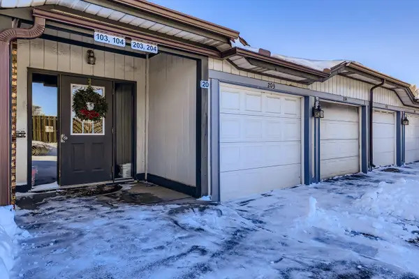 20 94th Circle Nw #203NW, Coon Rapids, MN 55448