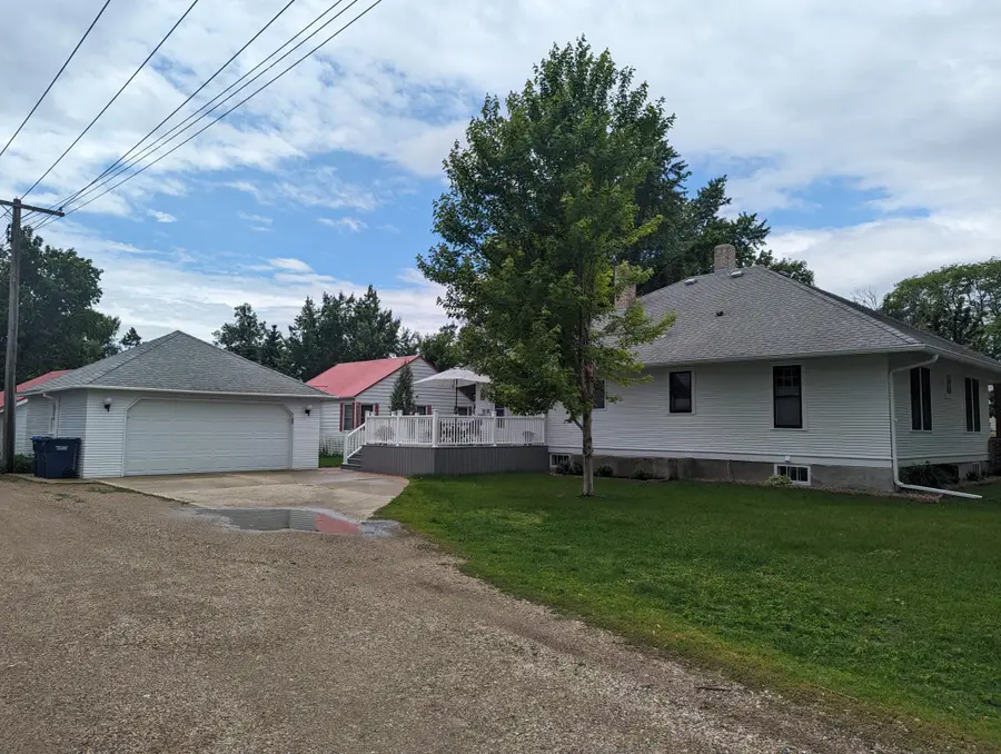 107 7th Avenue W, Lisbon, ND 58054 - #3