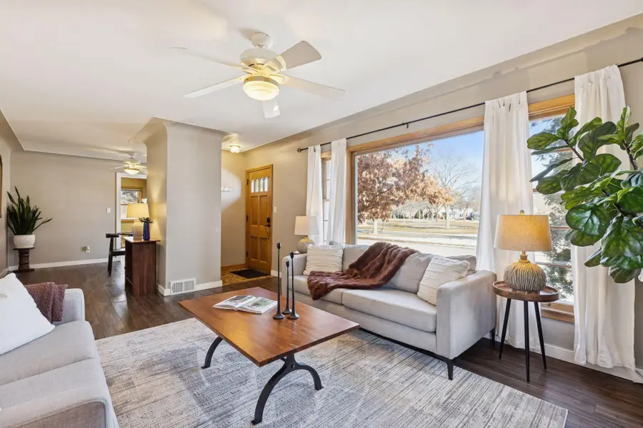 3821 York Avenue N, Robbinsdale, MN 55422 - #3