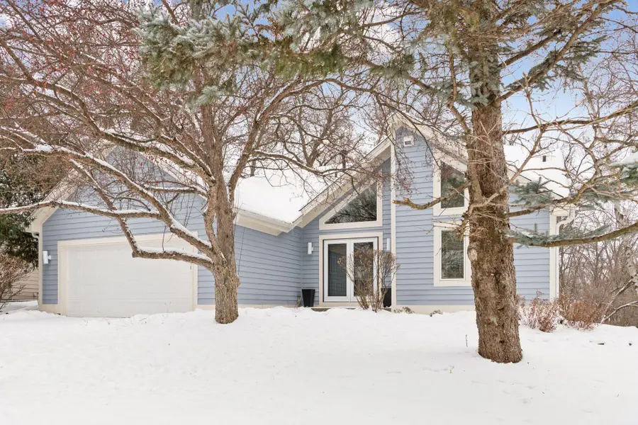 11984 Saint Albans Hollow Drive, Minnetonka, MN 55305 - Image #2