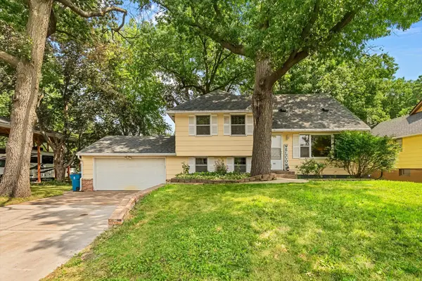 262 N Star Lane, Circle Pines, MN 55014