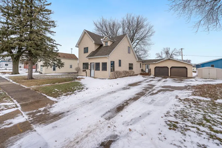 811 E 5th Street, Blue Earth, MN 56013 - Image #2