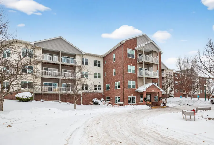 2231 Penn Place #124, North Saint Paul, MN 55109 - Image #2
