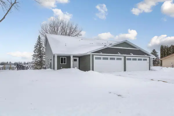 512B 1st Ave Sw, Hayfield, MN 55940