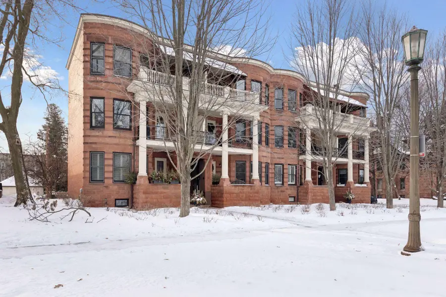 672 Summit Avenue #102, Saint Paul, MN 55105 - Image #2